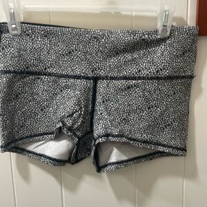 Lululemon Wunder Under Shorts 6